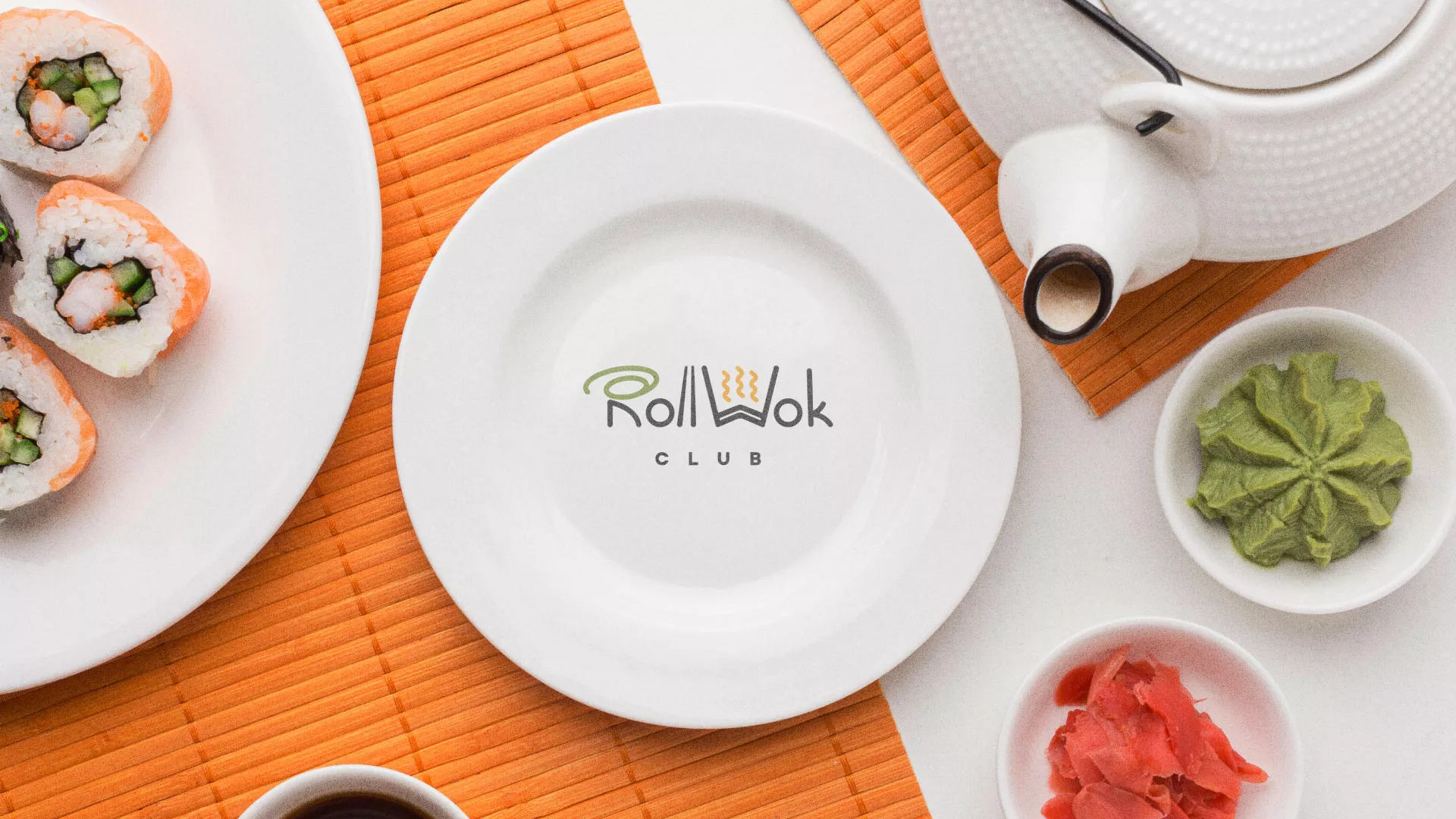 Разработка логотипа и фирменного стиля в Боровске для суши-бара «Roll Wok Club»
